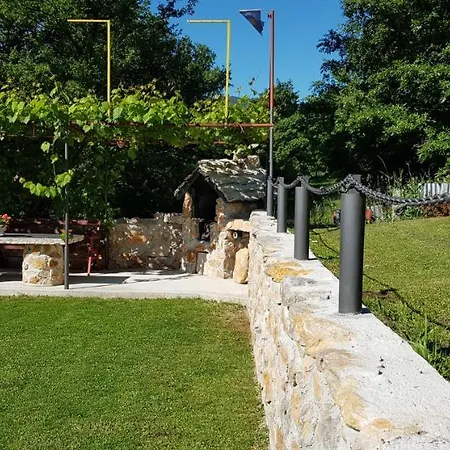 Pansion Renata بيت ضيافة